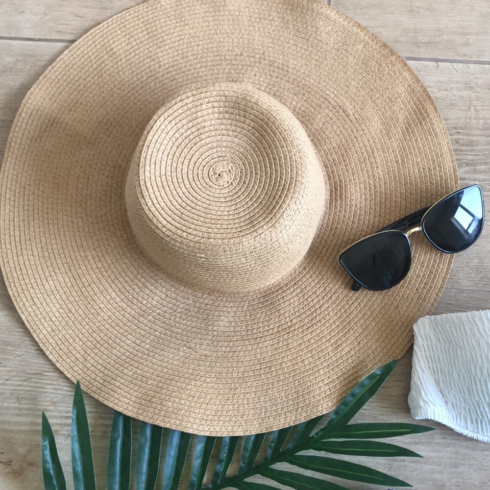 Beach bundle sun hat Chanel-like sunglasses